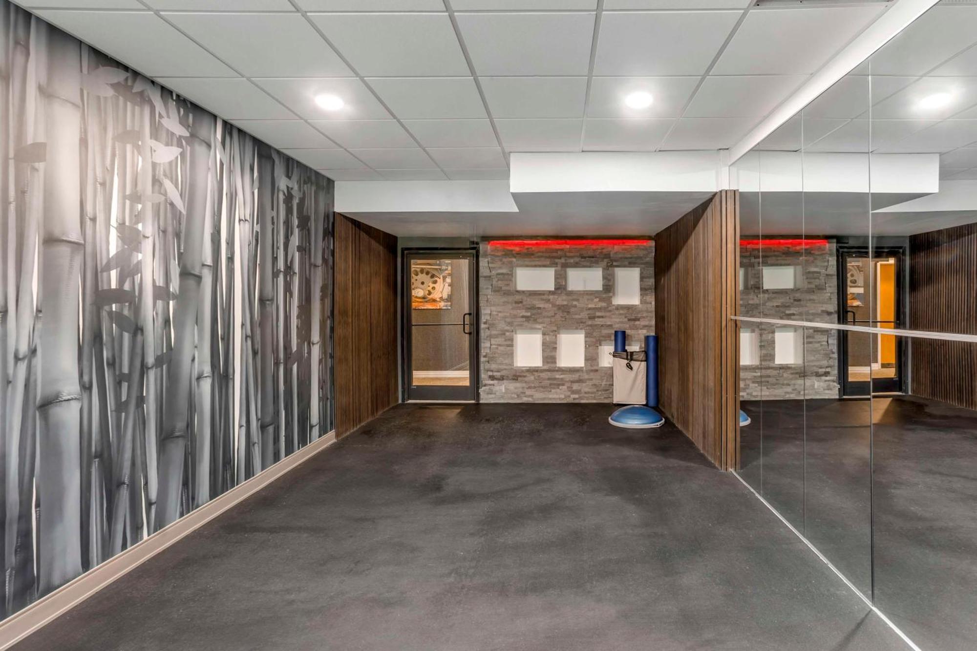 Best Western Plus Heritage Rail Inn & Suites York Bagian luar foto
