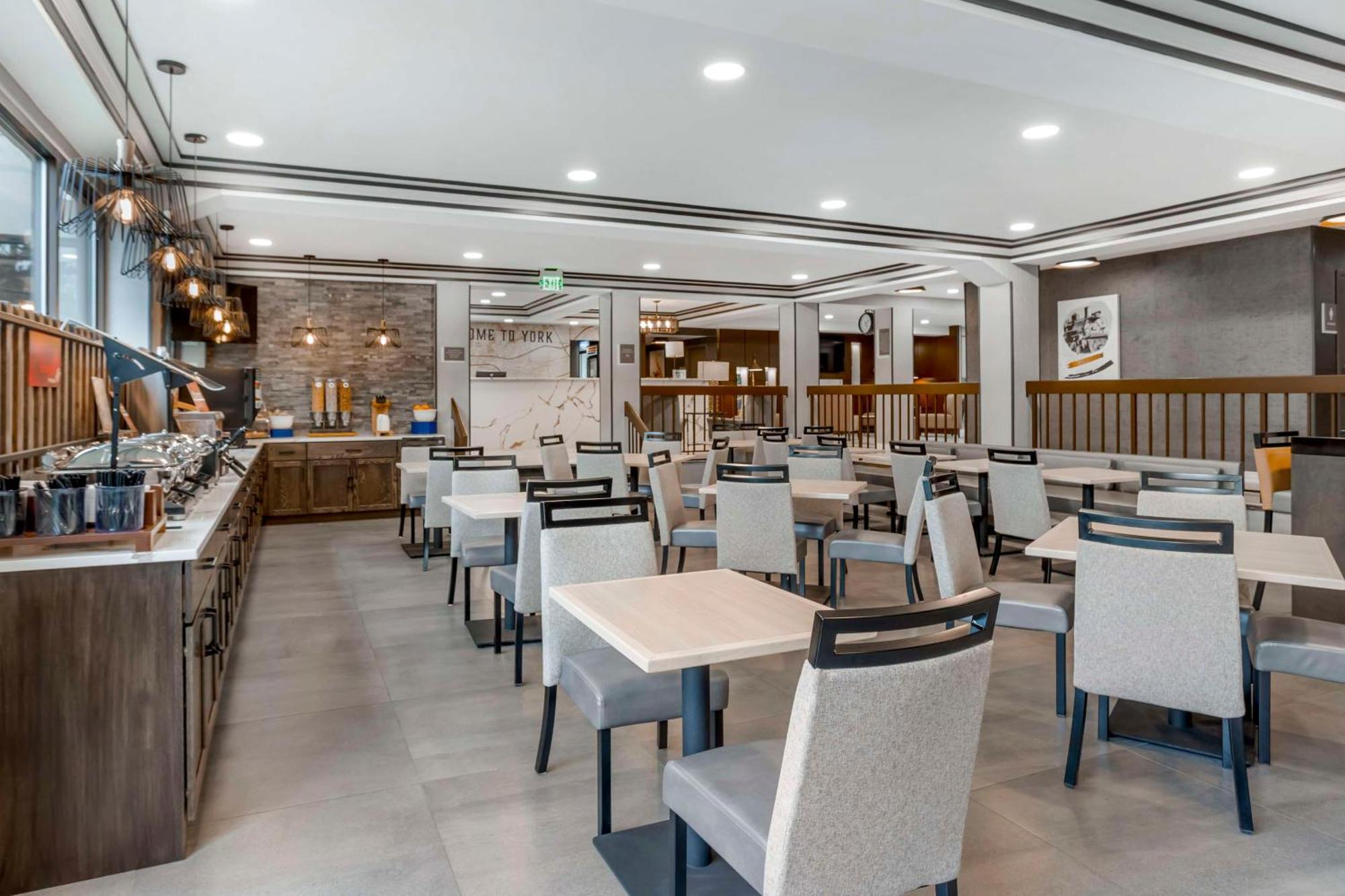 Best Western Plus Heritage Rail Inn & Suites York Bagian luar foto
