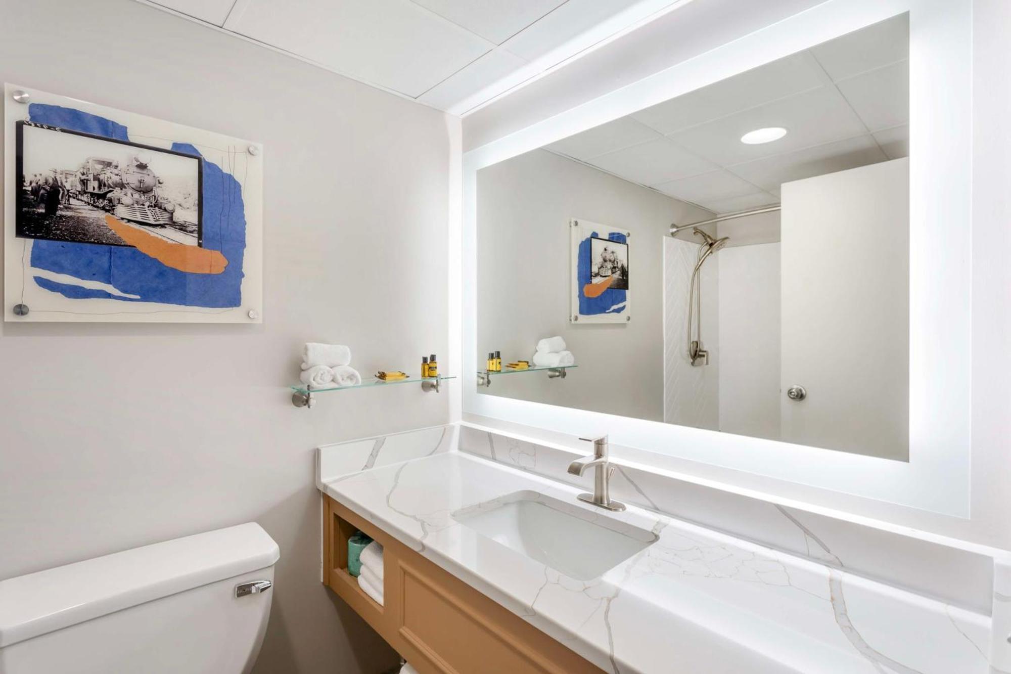 Best Western Plus Heritage Rail Inn & Suites York Bagian luar foto