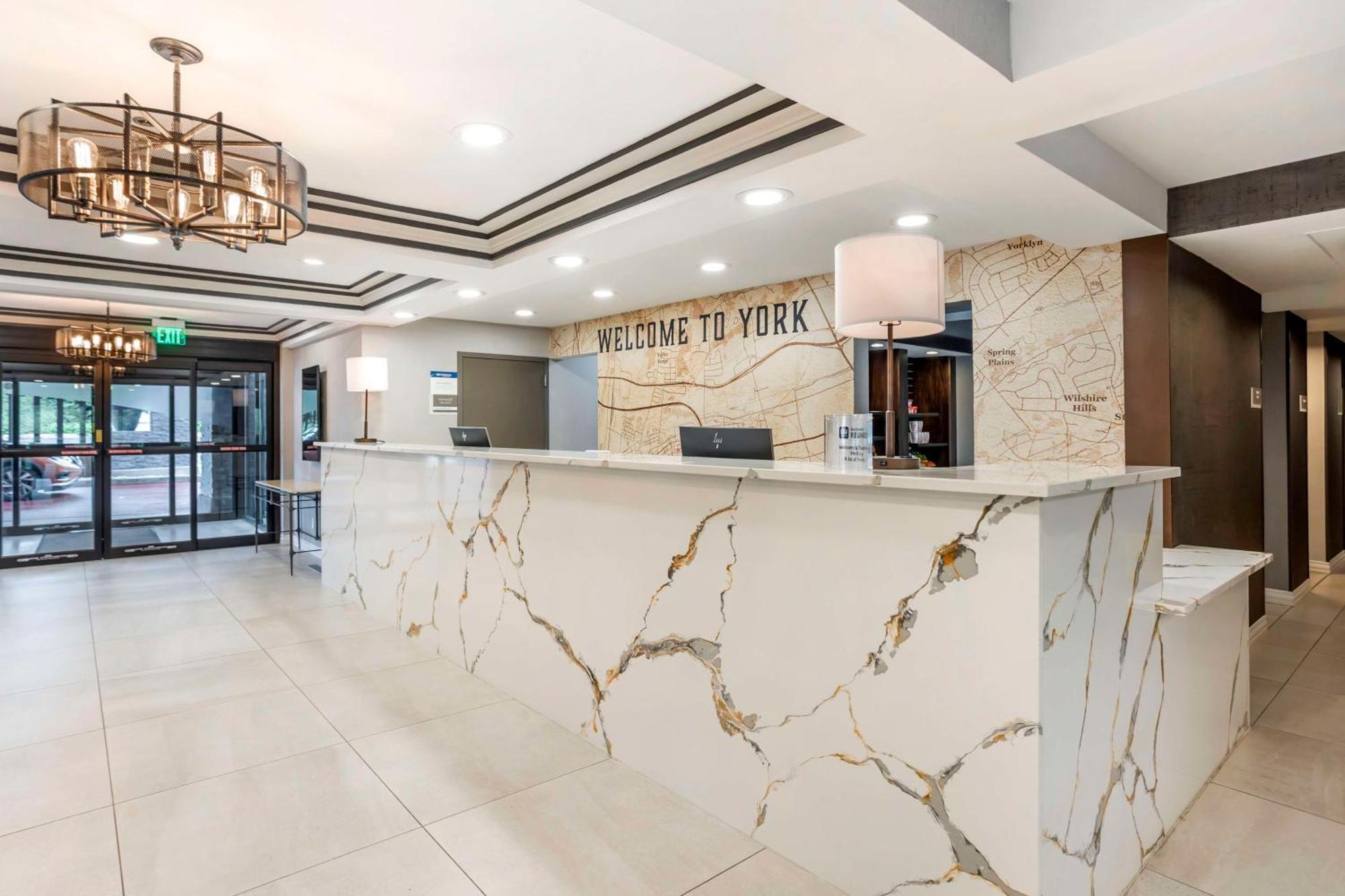 Best Western Plus Heritage Rail Inn & Suites York Bagian luar foto