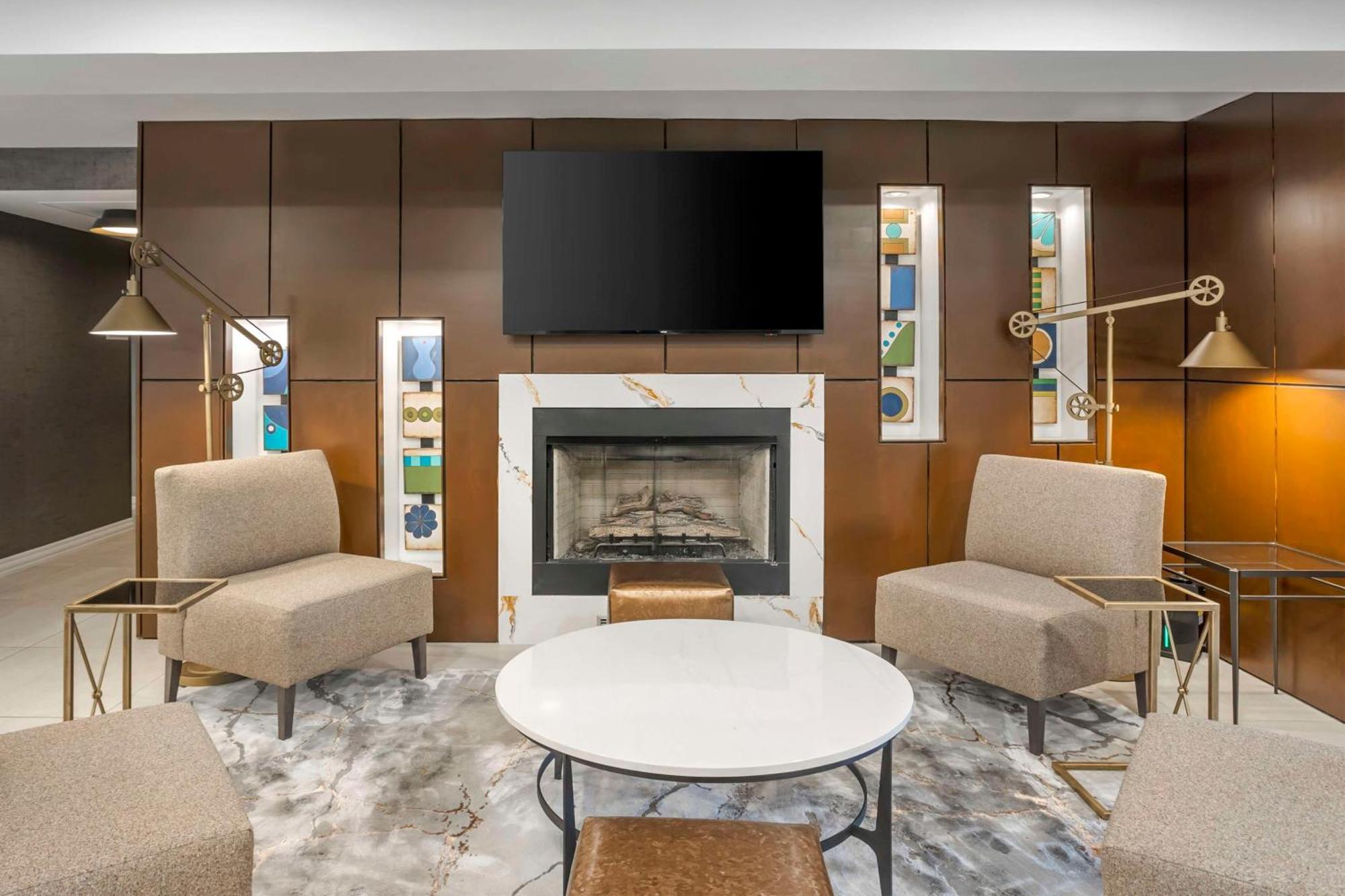 Best Western Plus Heritage Rail Inn & Suites York Bagian luar foto