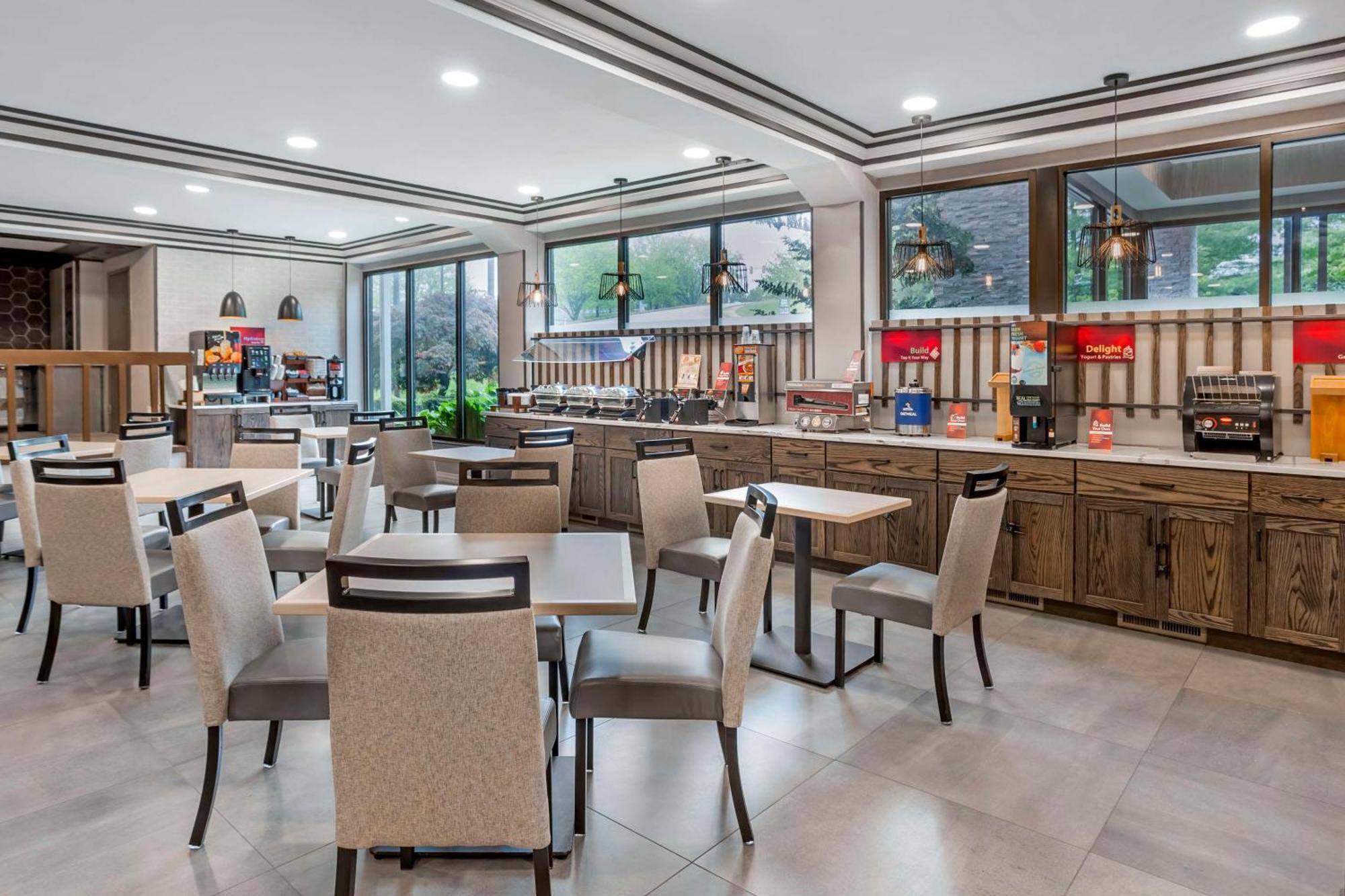 Best Western Plus Heritage Rail Inn & Suites York Bagian luar foto