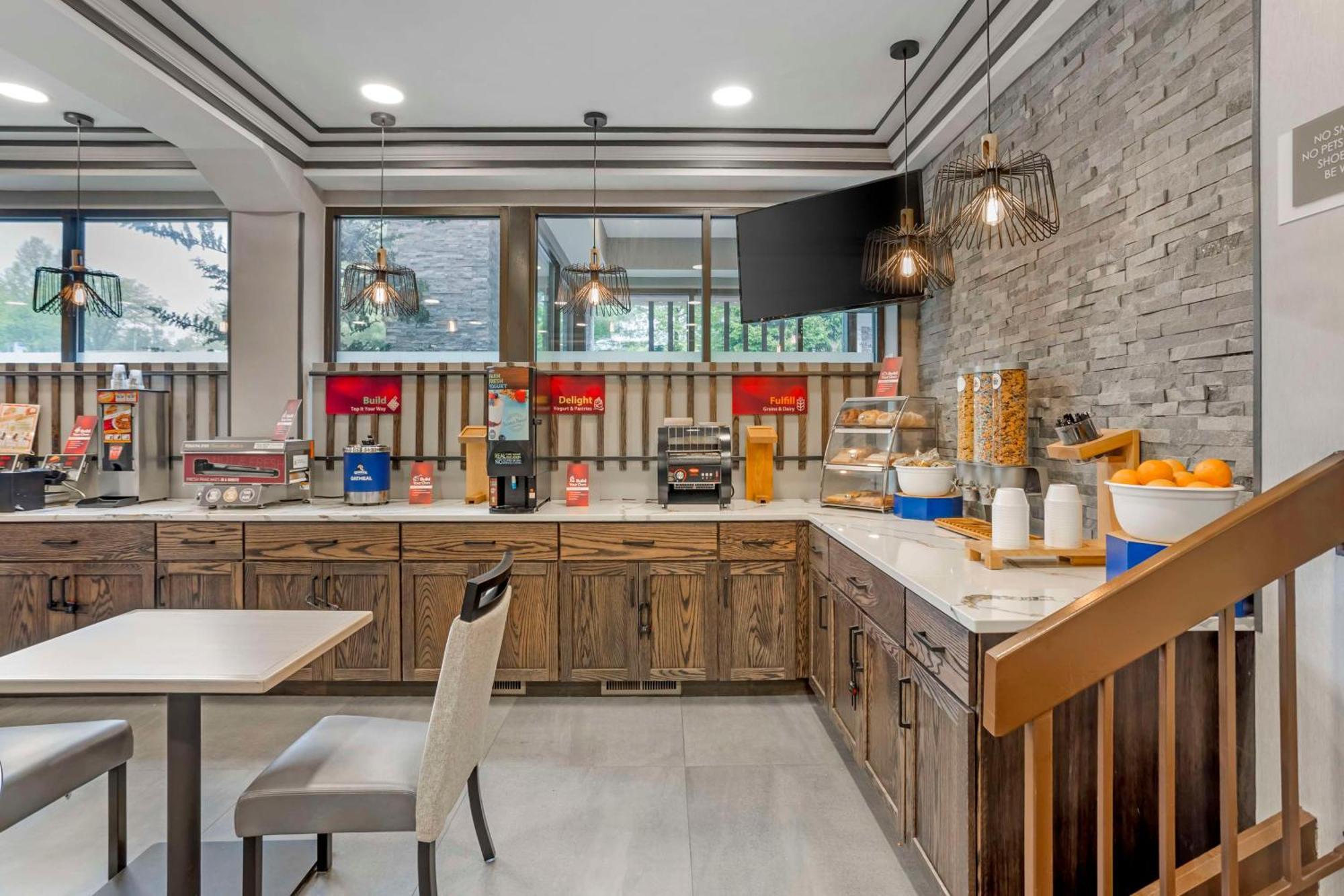 Best Western Plus Heritage Rail Inn & Suites York Bagian luar foto